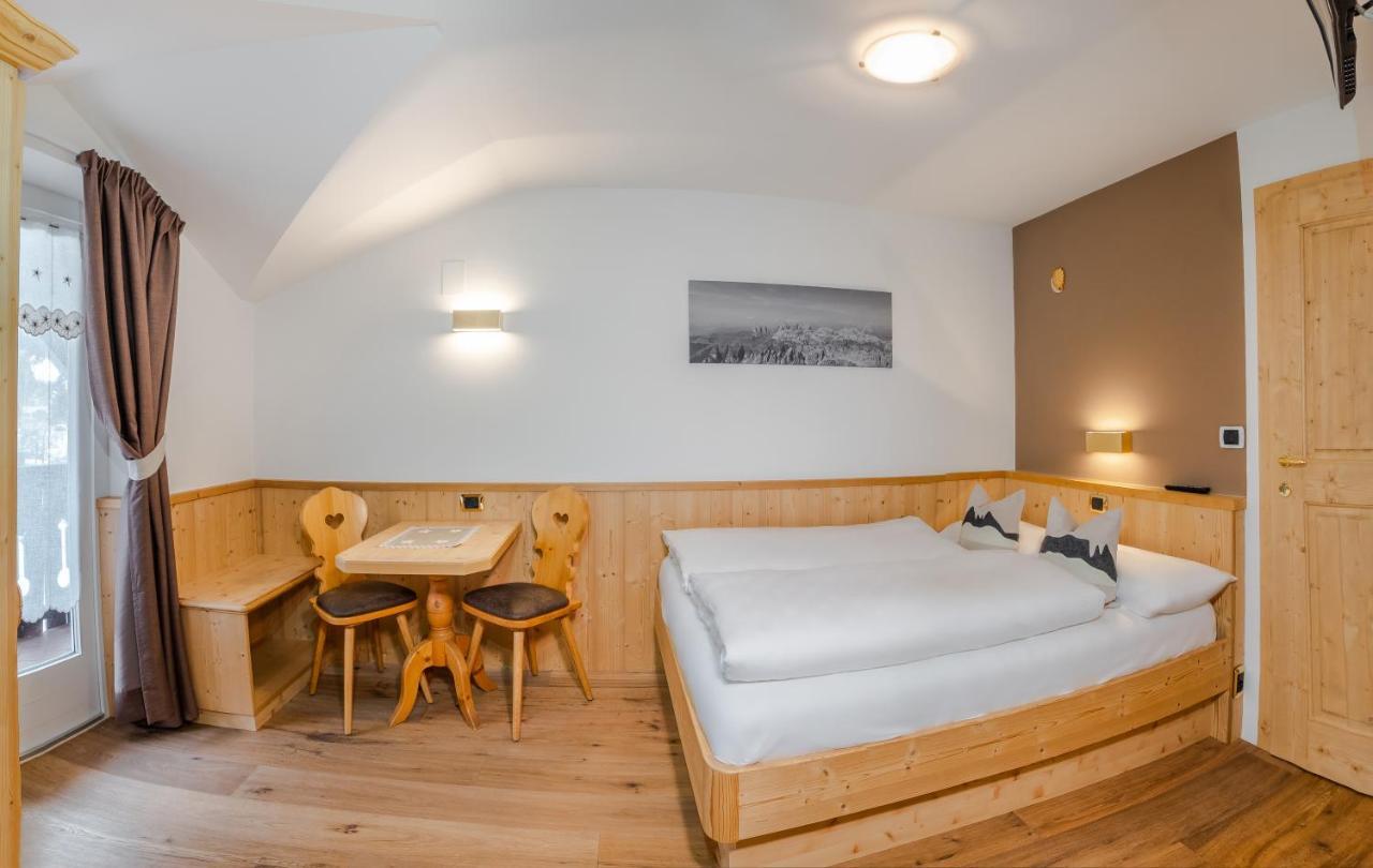Marina Contacless Check In * Santa Cristina Val Gardena